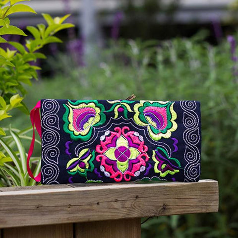 Image of Women Ethnic Handmade Embroidered Wristlet Clutch Bag Vintage Purse Wallet